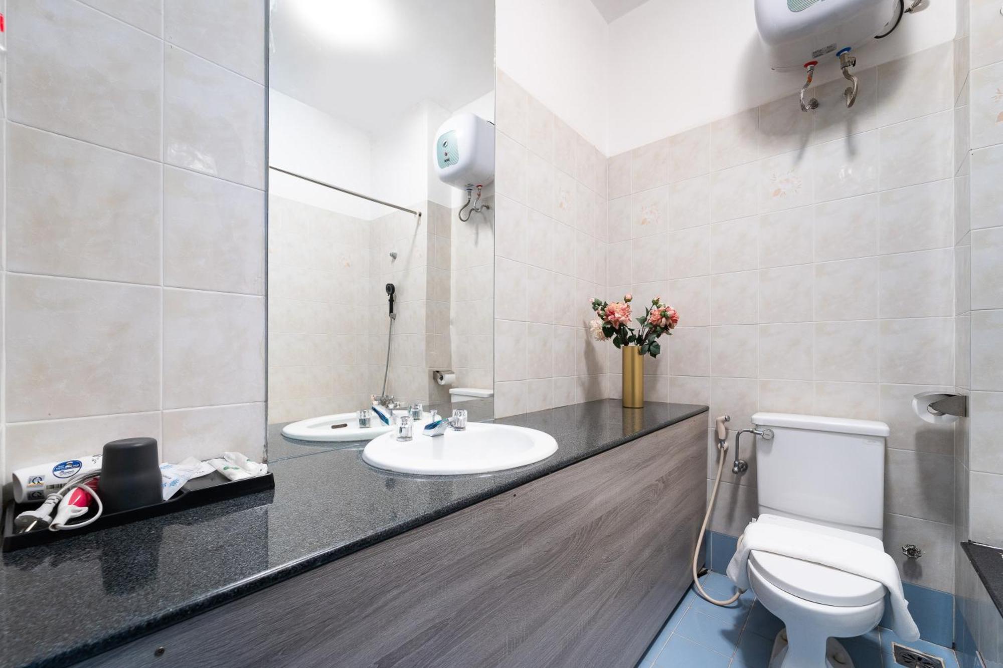 Convinia - Free Pick Up Airport & Laundry Aparthotel